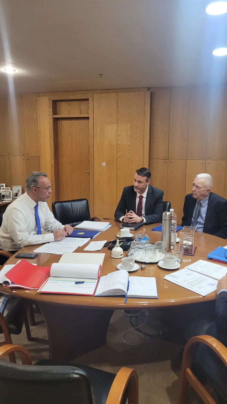 Σαλαμίνα: Συνάντηση Παναγόπουλου - Σταϊκούρα