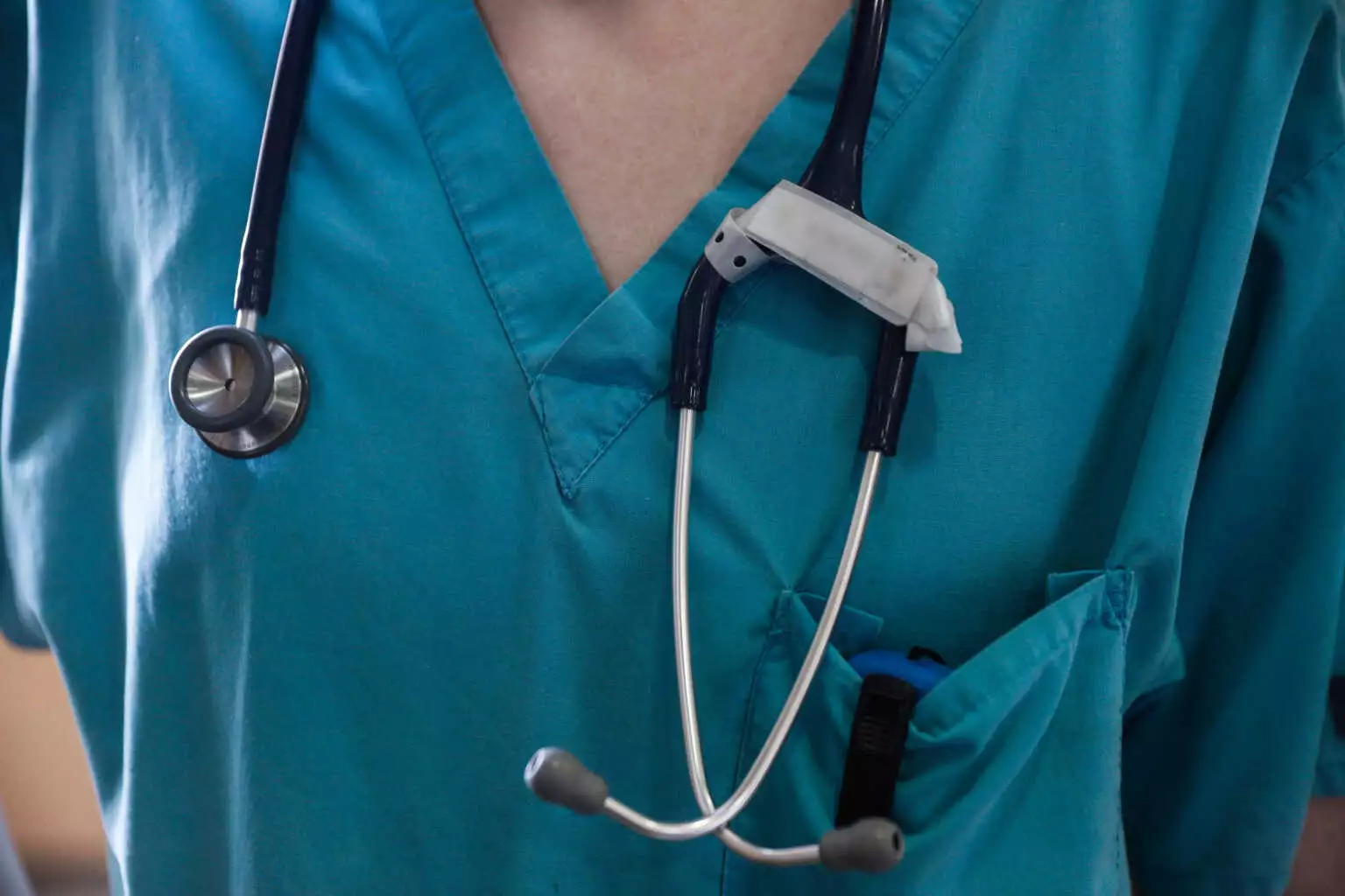 Αντιμέτωποι με ποινές φυλάκισης όσοι ασκούν βία κατά γιατρών και ασθενών στα νοσοκομεία – Τι αλλάζει από 1η Μαΐου