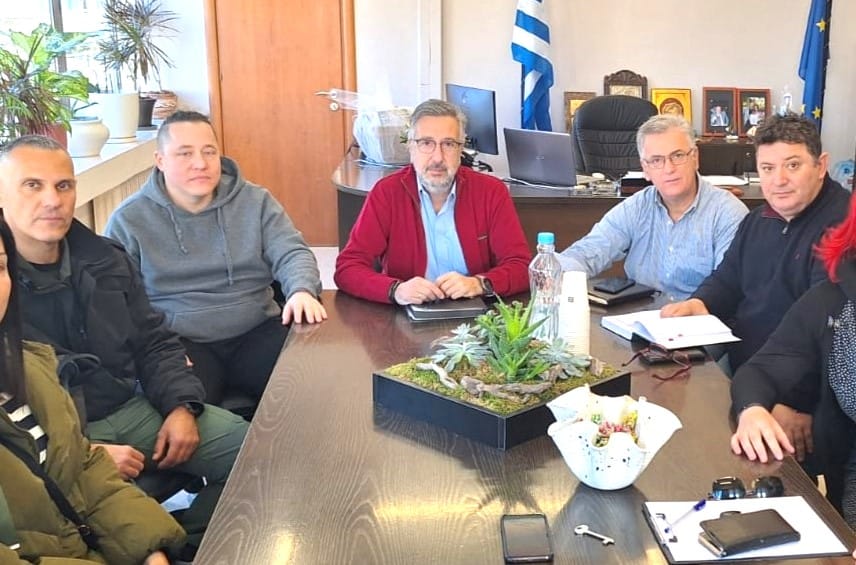 Με τη συμπαράσταση του Δημάρχου Αγίου Δημητρίου  επανέρχονται στις θέσεις τους 14 συμβασιούχοι