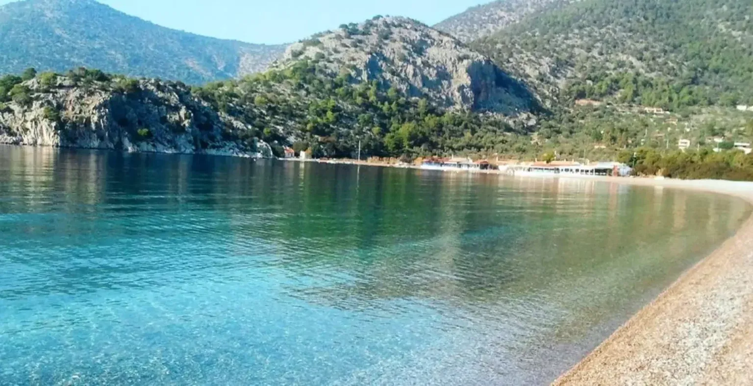 Οι 5 "ψαγμένες" παραλίες με τα πιο καθαρά νερά στην Αττική που σίγουρα δεν γνωρίζατε!