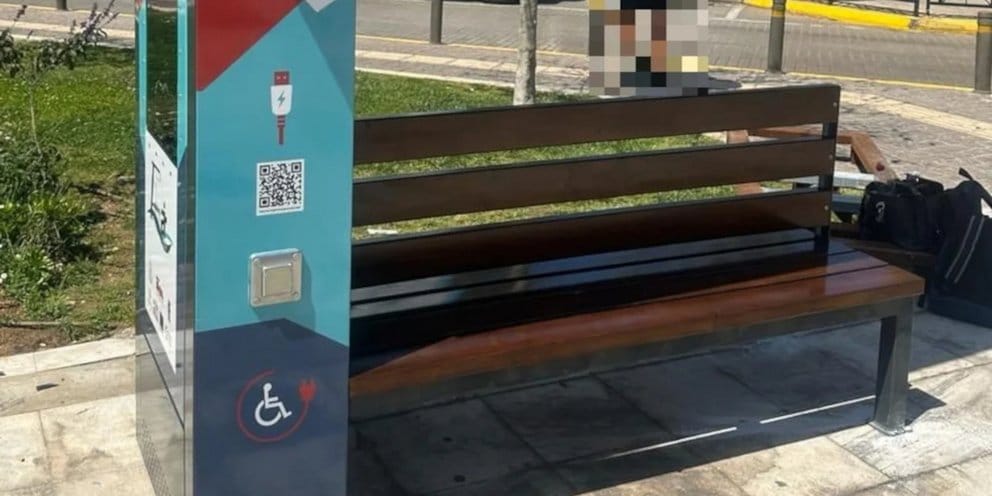 Έξυπνα παγκάκια στην Αττική κάνουν μετρήσεις ατμοσφαιρικής ρύπανσης