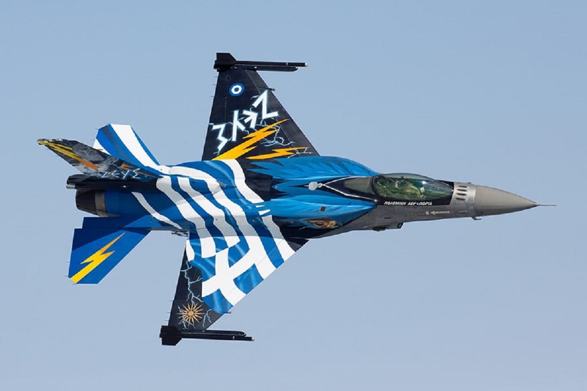 Athens Flying Week: Ουράνιο υπερθέαμα στον ουρανό της Αττικής