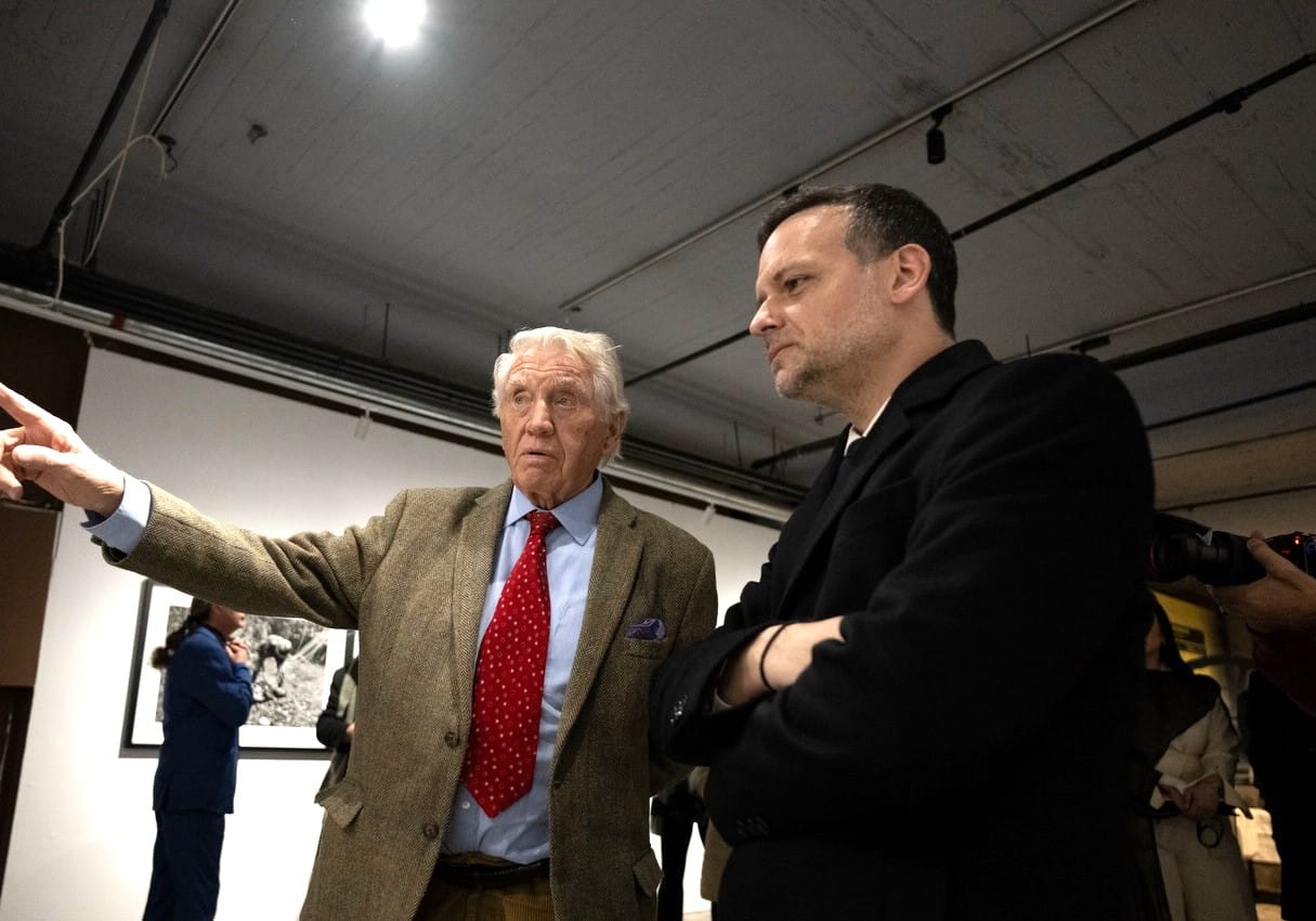 Δούκας : Ένας θρύλος του πολεμικού φωτορεπορτάζ στην Αθήνα.