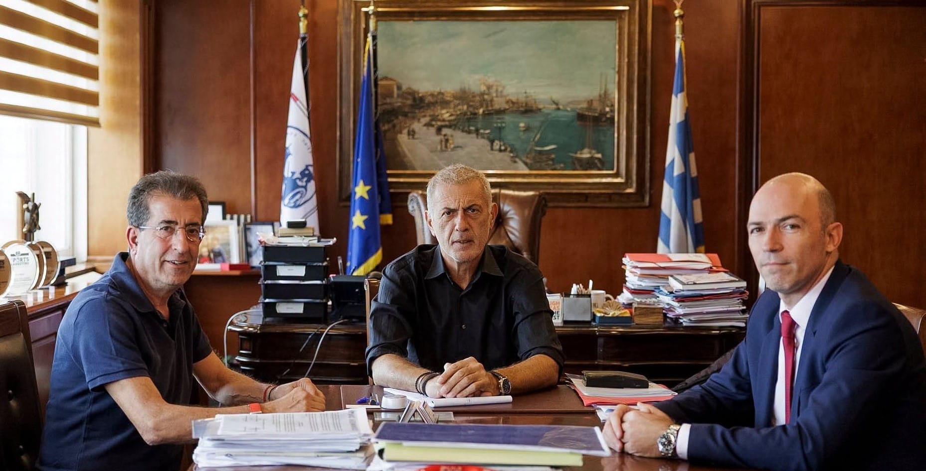 Ο δήμαρχος Πειραιά Γ.Μώραλης υποδέχθηκε τον νέο Πρύτανη του Πανεπιστημίου Πειραιώς.
