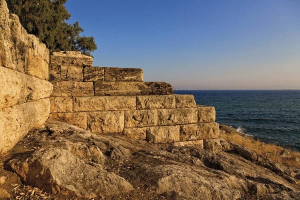 Τα αρχαία τείχη του Πειραιάς