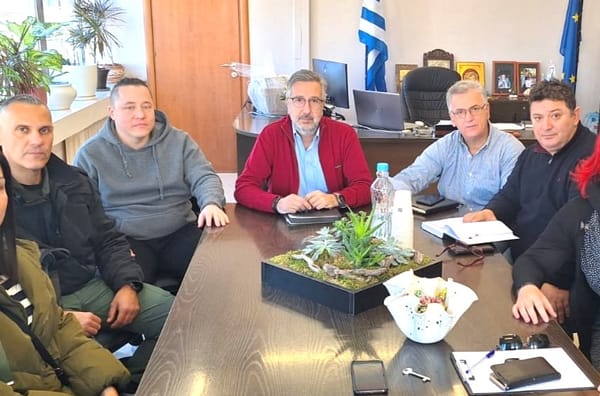 Με τη συμπαράσταση του Δημάρχου Αγίου Δημητρίου  επανέρχονται στις θέσεις τους 14 συμβασιούχοι