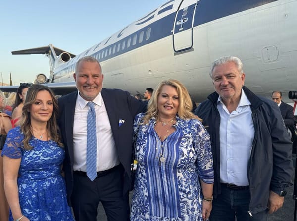 Στα εγκαίνια της νέας θέσης του ιστορικού Boeing 727  ο Δήμαρχος Δημήτρης Λουκάς