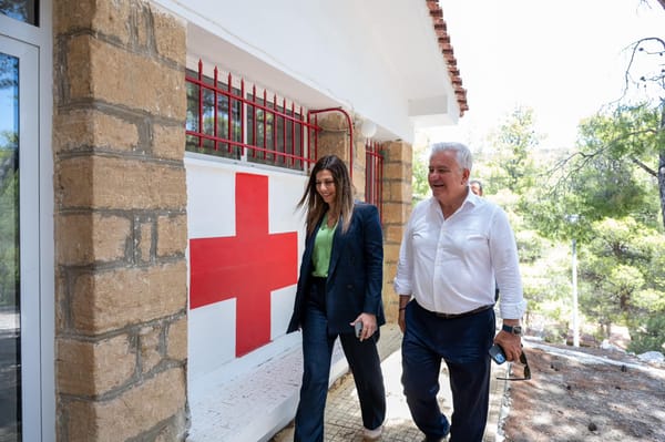 Ο δήμαρχος Δημήτρης Λουκάς και η Υπουργός Σοφία Ζαχαράκη στην Παιδική Κατασκήνωση Κερατέας