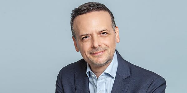 Χάρης Δούκας : " 1974 & 1944 - Η Αθήνα γιορτάζει την ελευθερία της"