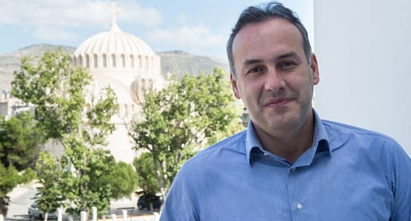 Γιώργος Παπανικολάου: "Η επόμενη άνοιξη θα βρει όλα τα σχολεία της Γλυφάδας μας με κλιματιστικά"
