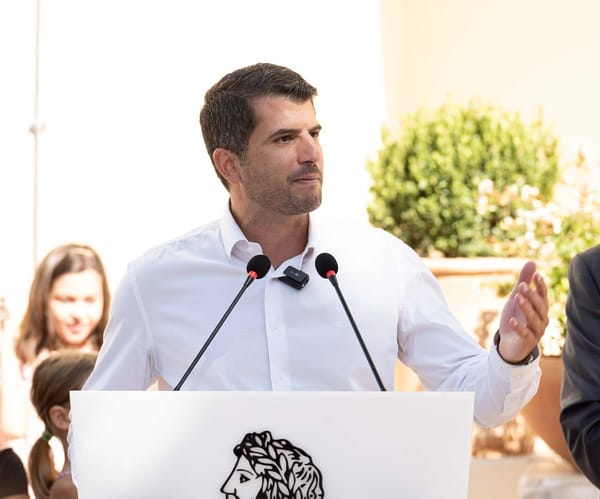 Β. Ξυπολυτάς : "Παραδώσαμε ένα  ιστορικό σχολείο στους μαθητές  της Κηφισιάς"