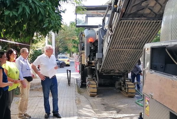 Αυτοψία του Δημάρχου Αμαρουσίου Θ. Αμπατζόγλου στο έργο "Ανακατασκευή και Συντήρηση οδών"