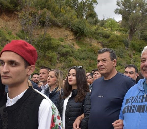 Παππούς: Με τιμές υποδέχθηκε η λαοθάλασσα  την Εικόνα της Μονής Κλειστών στα Άνω Λιόσια