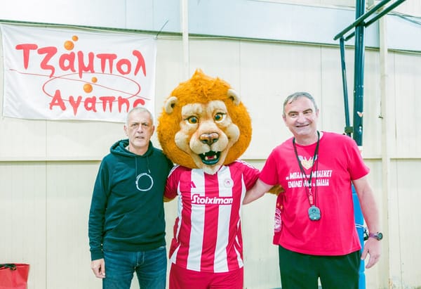 Στη γιορτή αγάπης που διοργάνωσε η Παρέα Χαράς - Κέντρο ΑμεΑ Πειραιά ο δήμαρχος Γ. Μώραλης