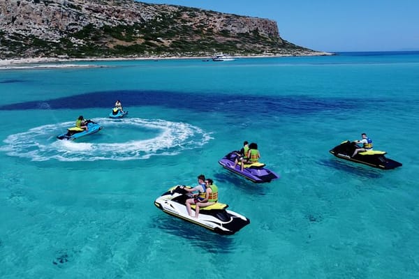 Απαγόρευση θαλάσσιων σπορ και jet ski στις παραλίες της Αττικής