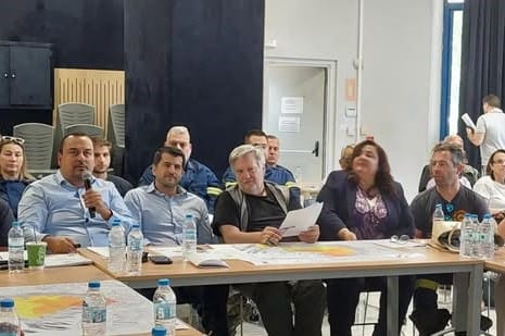 Άσκηση επί χάρτου για τη διαχείριση μεγάλης πυρκαγιάς στην Πεντέλη.
