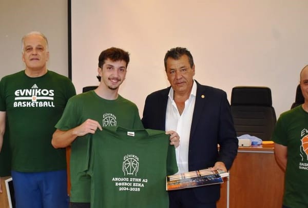 Ο Δήμαρχος Φυλής Χρ. Παππούς υποδέχθηκε στο Δημαρχείο την Εφηβική και Παιδική ομάδα του Εύνικου