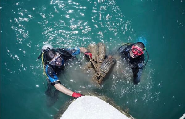 Υποβρύχιος καθαρισμός στο λιμάνι του Λαυρίου – Πόσα απορρίμματα συλλέχθηκαν
