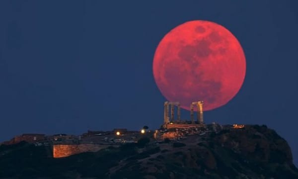 Έρχεται ολική έκλειψη σελήνης και "ματωμένο φεγγάρι"