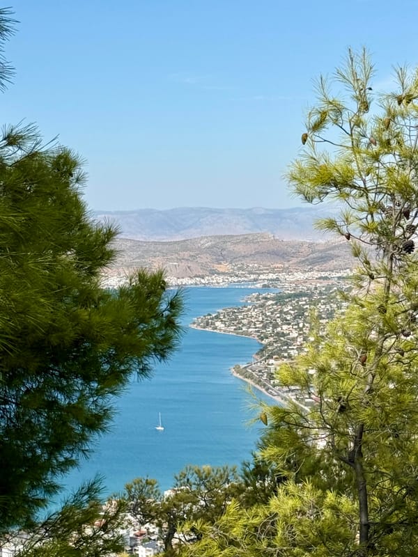 Σαλαμίνα: Η Νησιωτική Απόδραση των Αντιθέσεων Δίπλα μας