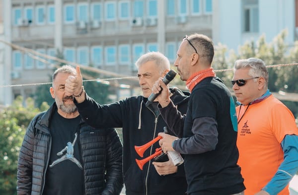 Γ.Μώραλης : "Πάνω από 3.000 δρομείς "πλημμύρισαν" τον Πειραιά"