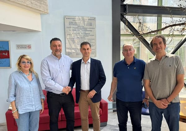 Συνάντηση του Δημάρχου Π. Φαλήρου Γ. Φωστηρόπουλου με τον Υφ. Εξωτερικών Χάρη Θεοχάρη