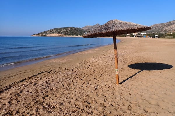Υπ. Υγείας: Σε ποιες παραλίες της Αττικής απαγορεύεται η κολύμβηση