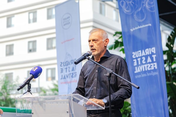 Γ.Μώραλης : Εγκαινιάστηκε το νέο βιοκλιματικό στέγαστρο στην Ιστορική Κεντρική Αγορά Πειραιά