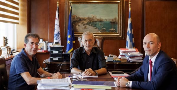 Ο δήμαρχος Πειραιά Γ.Μώραλης υποδέχθηκε τον νέο Πρύτανη του Πανεπιστημίου Πειραιώς.